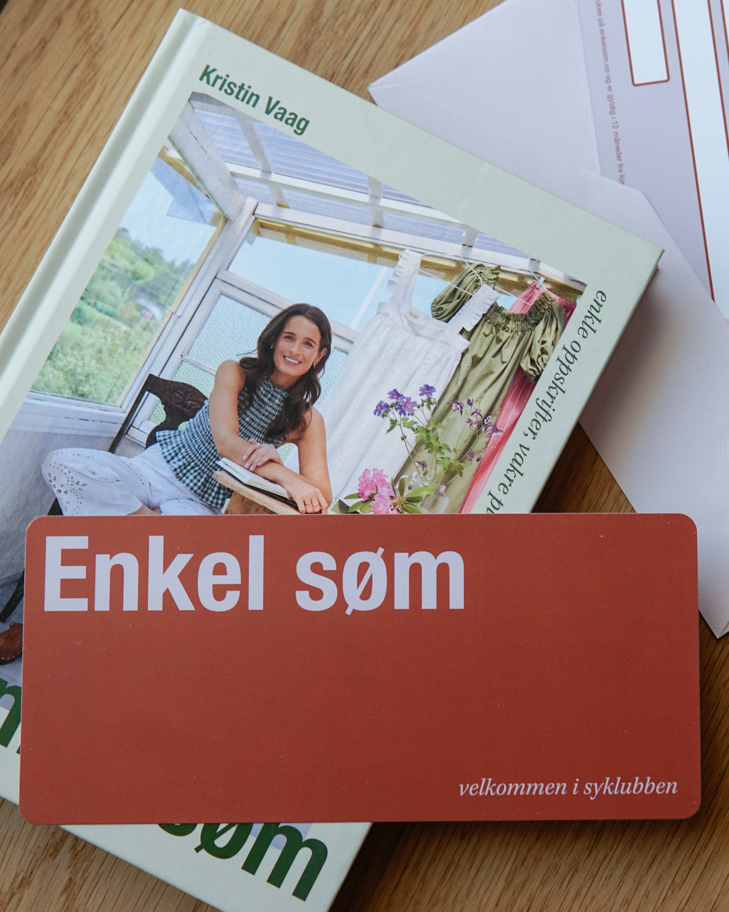 Julegavebundle: Enkel søm bok og kurs (gratis frakt)