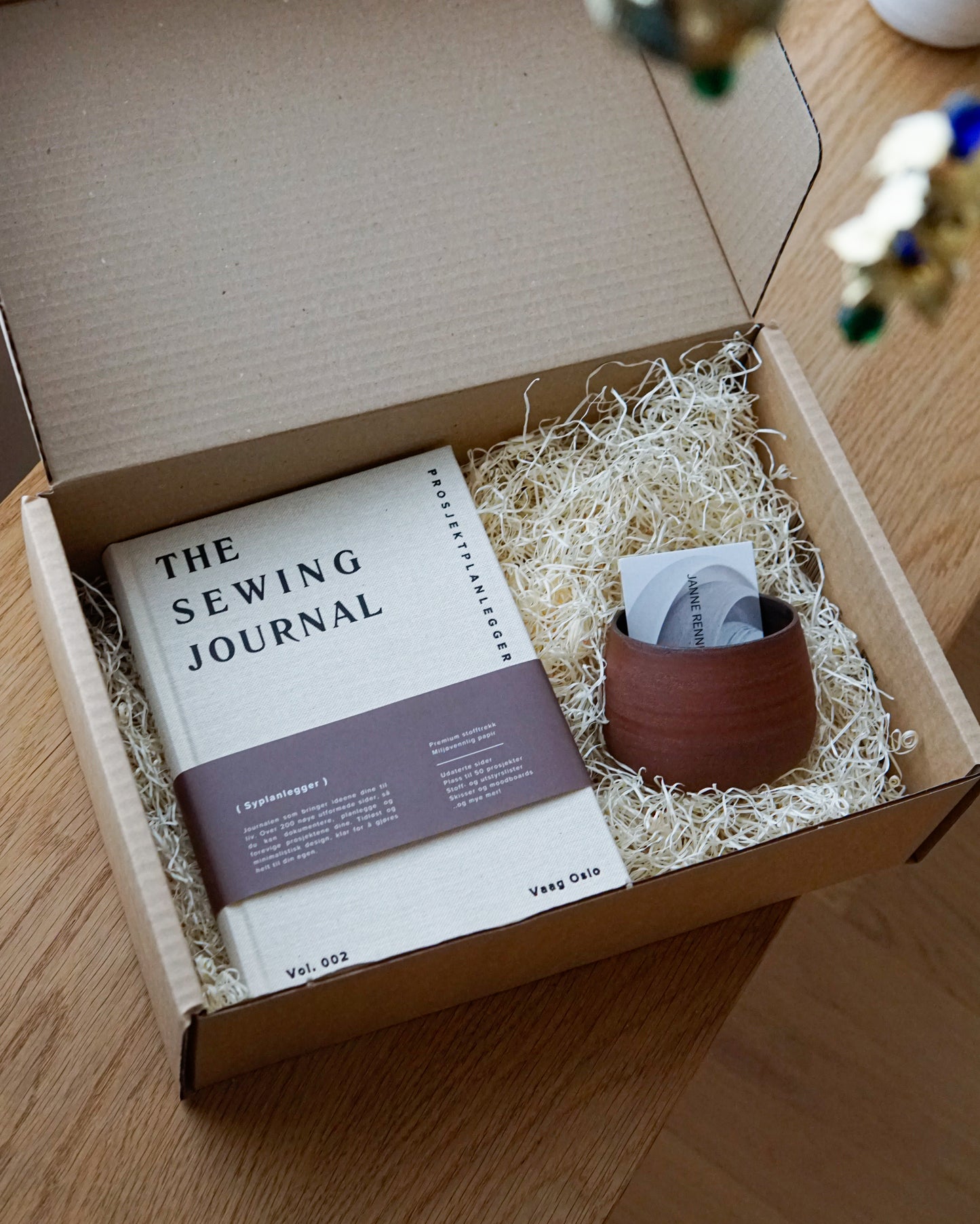 Bundle: hånddreid kopp + valgfri journal (gratis frakt)