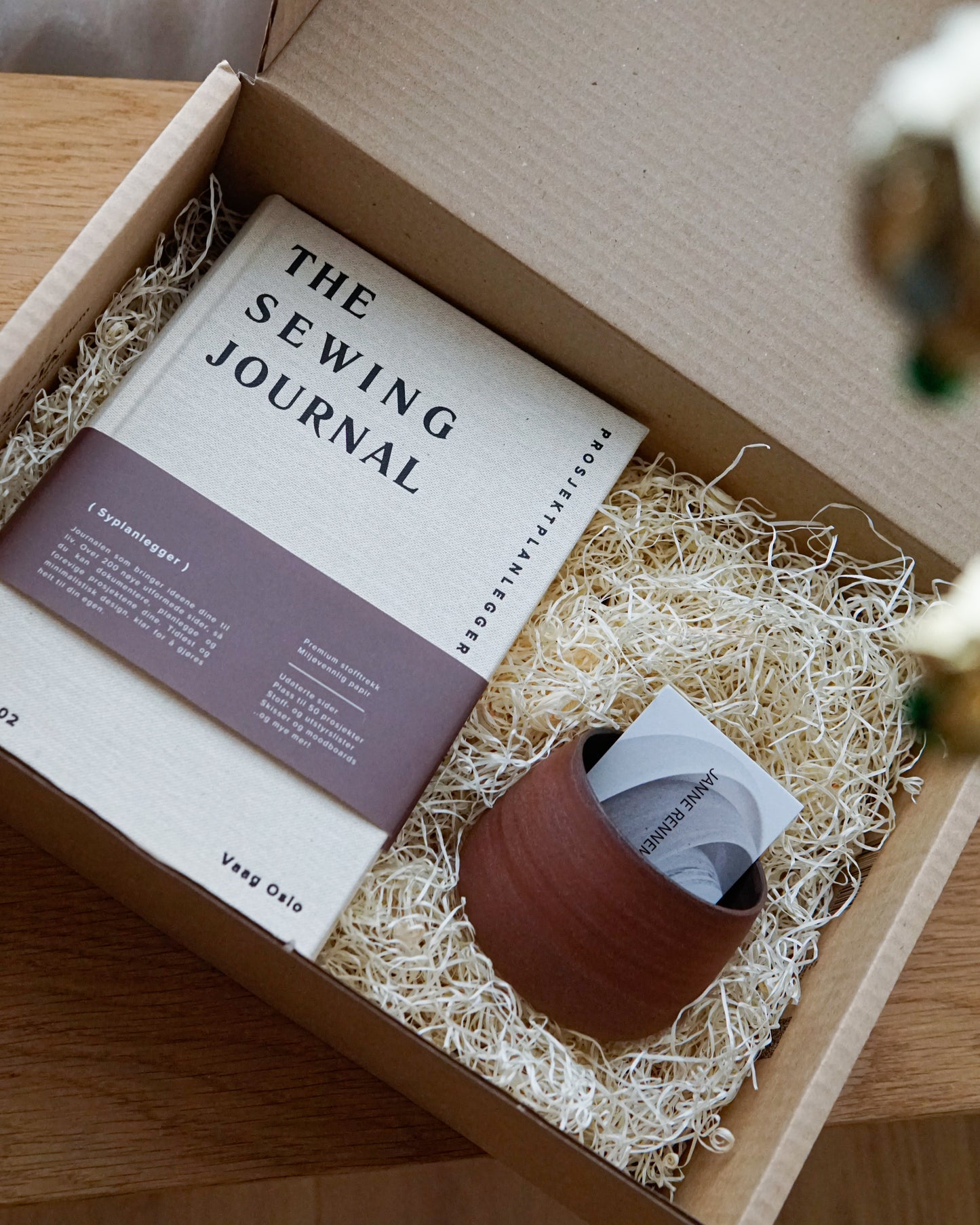 Bundle: hånddreid kopp + valgfri journal (gratis frakt)